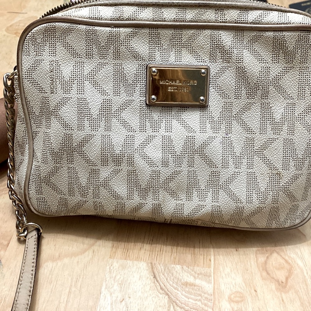michael kors bag! was used 2 times, 50$